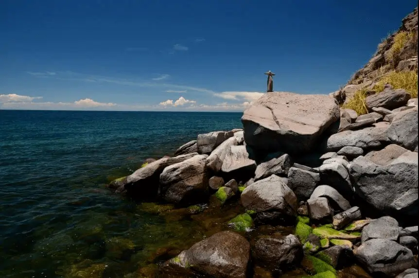 titicaca lake uros peru